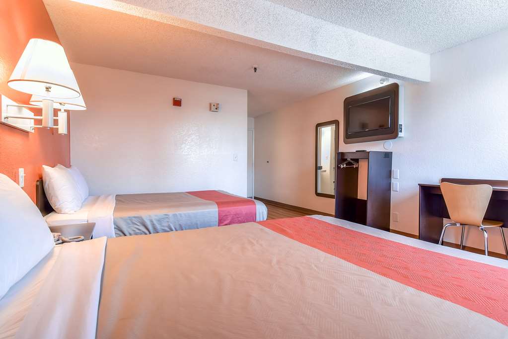 Motel 6 San Diego CA Hotel Circle Mission Valley - photo 9