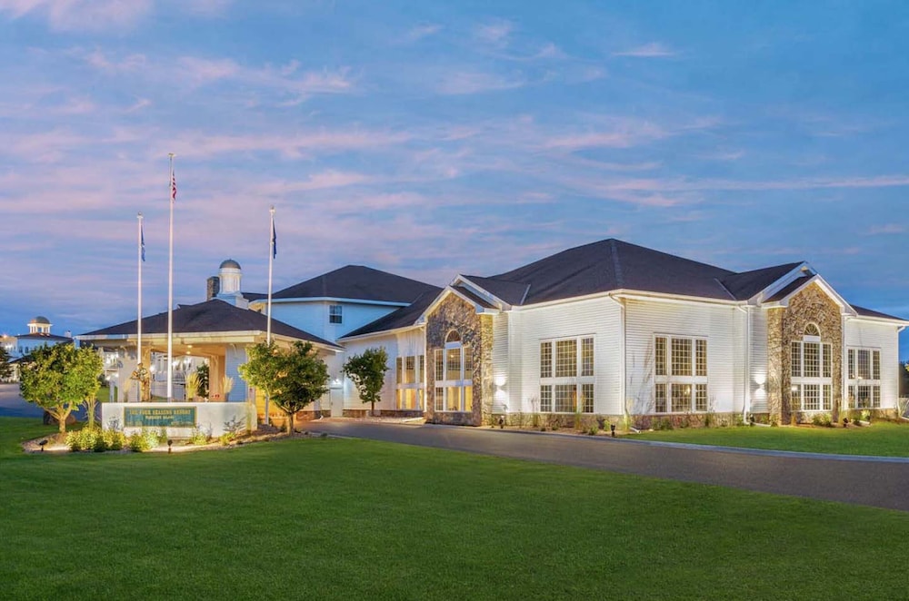 Four Seasons Island Resort - photo 100