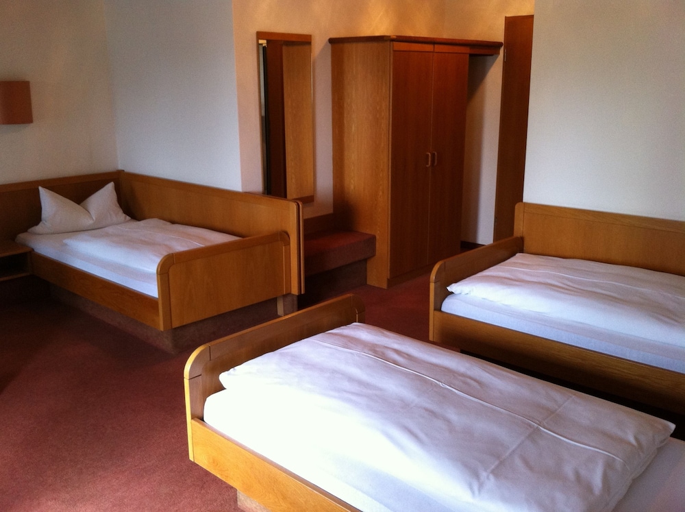 Hotel Bacchusstube garni — Goldbach — photo 3