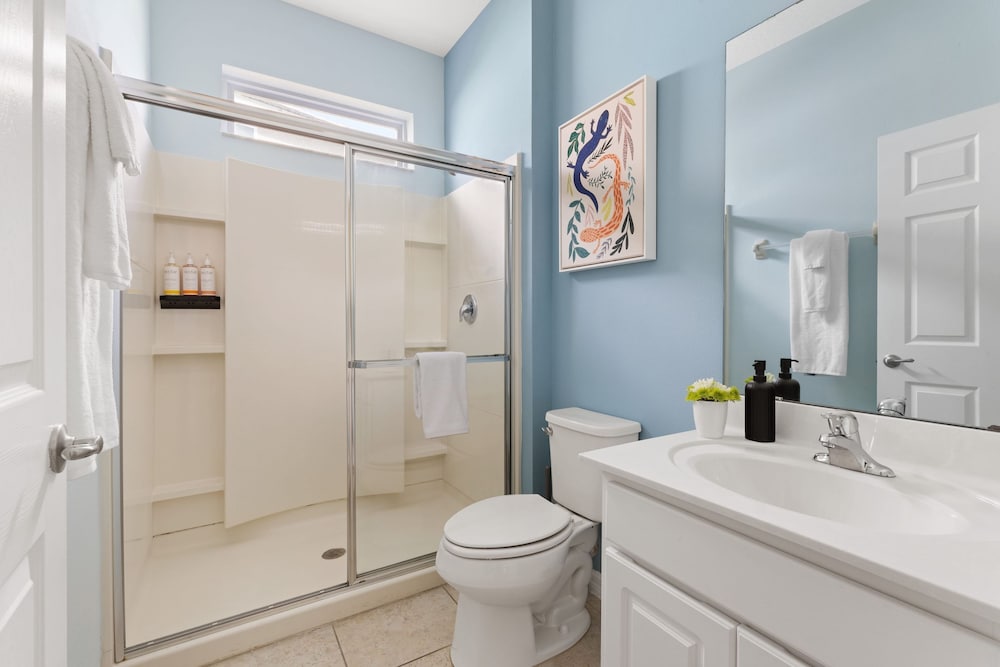 Sleeps 18 Solterra Resort Pool GameRoom Themed BDRs Broad Oak by AvantStay - photo 29
