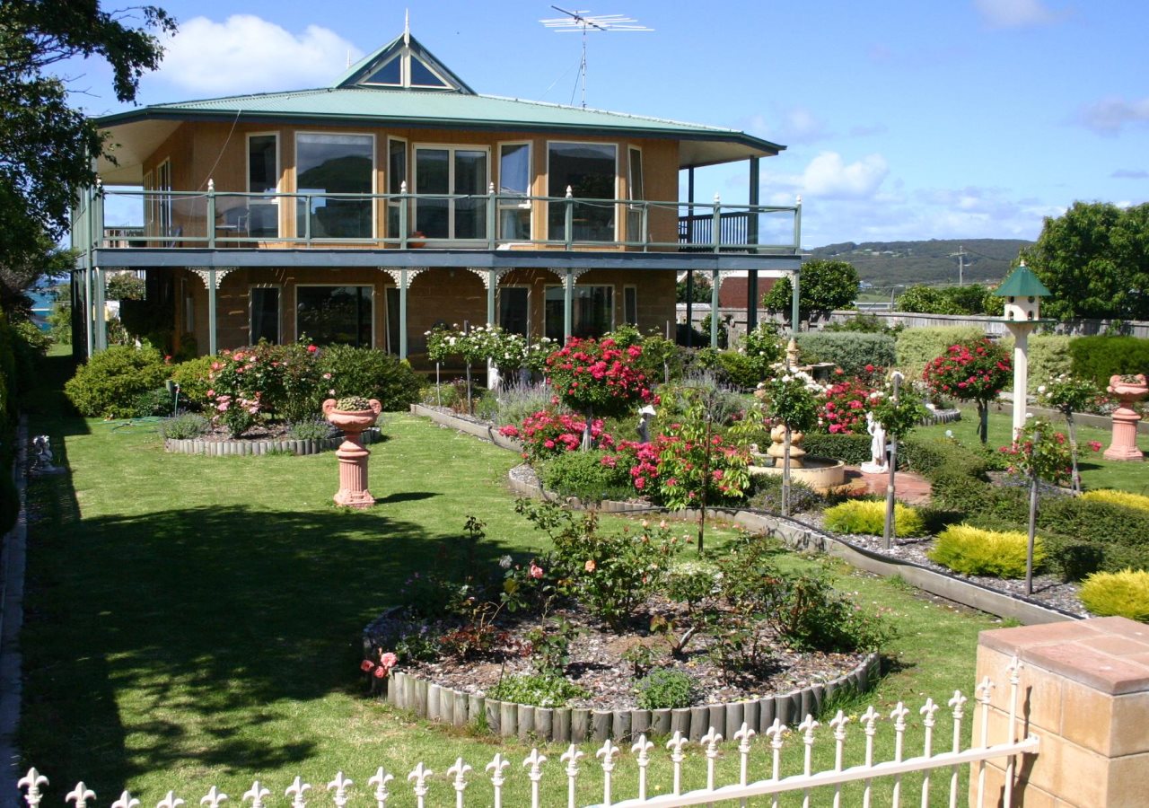 ‘Stay Inn’ — Apollo Bay — photo 3