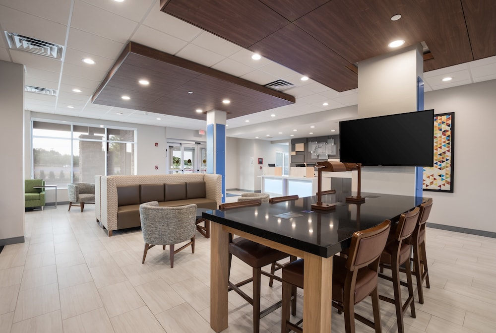 Holiday Inn Express & Suites Chicago Hoffman Estates by IHG - photo 35