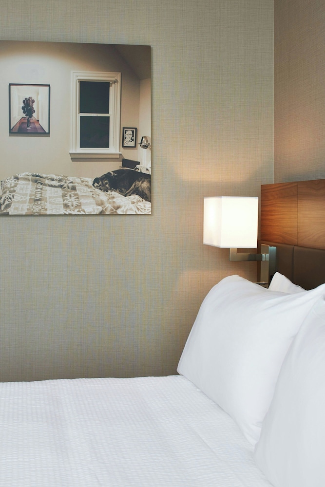AC Hotel by Marriott Seattle Bellevue Downtown - photo 11
