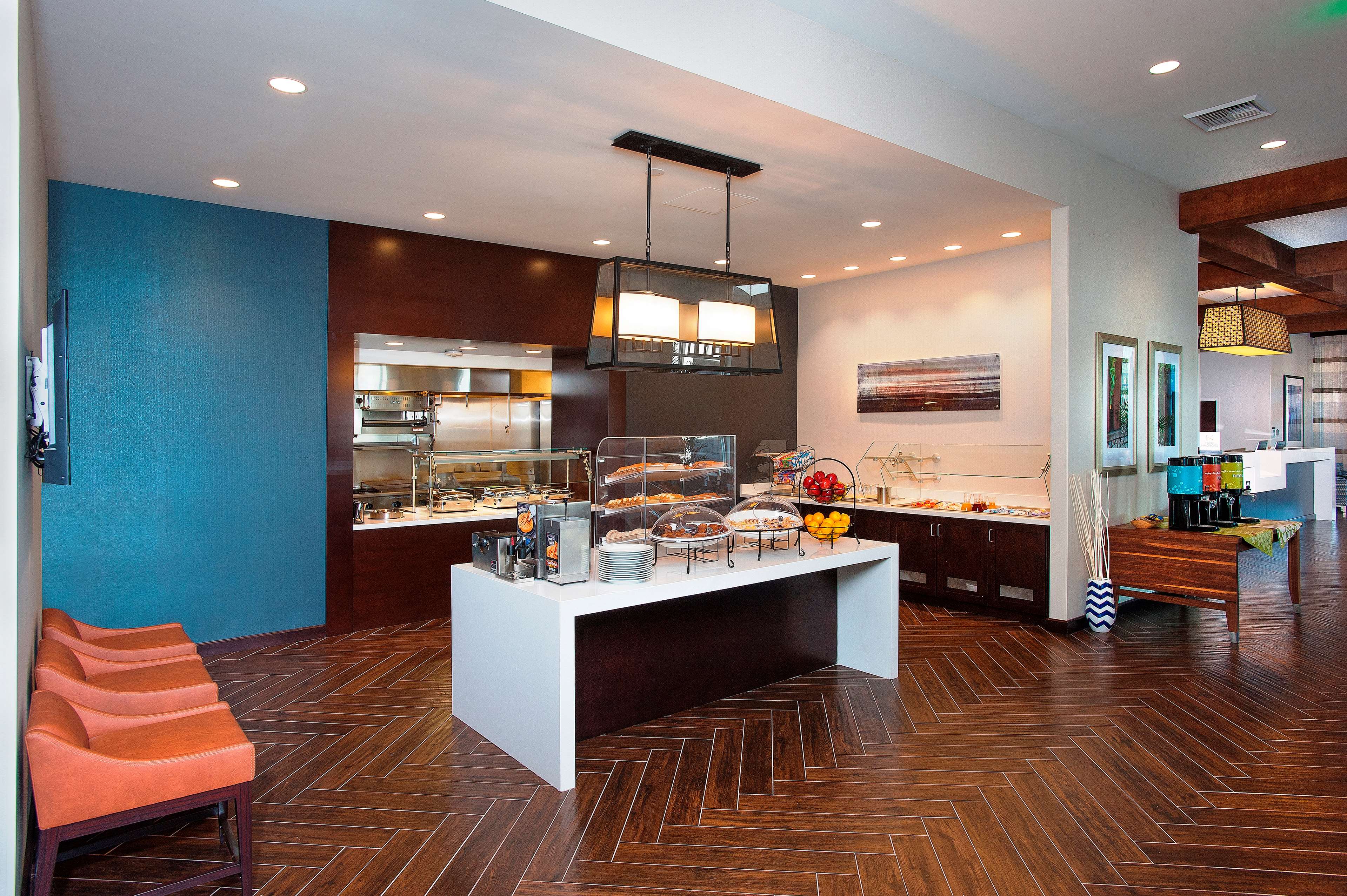Hilton Garden Inn Burbank Los Angeles - photo 9