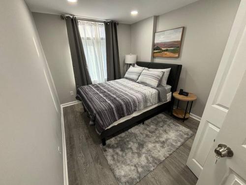Blue house in Hampden — 4-Star Luxury Hotel in Baltimore, United States