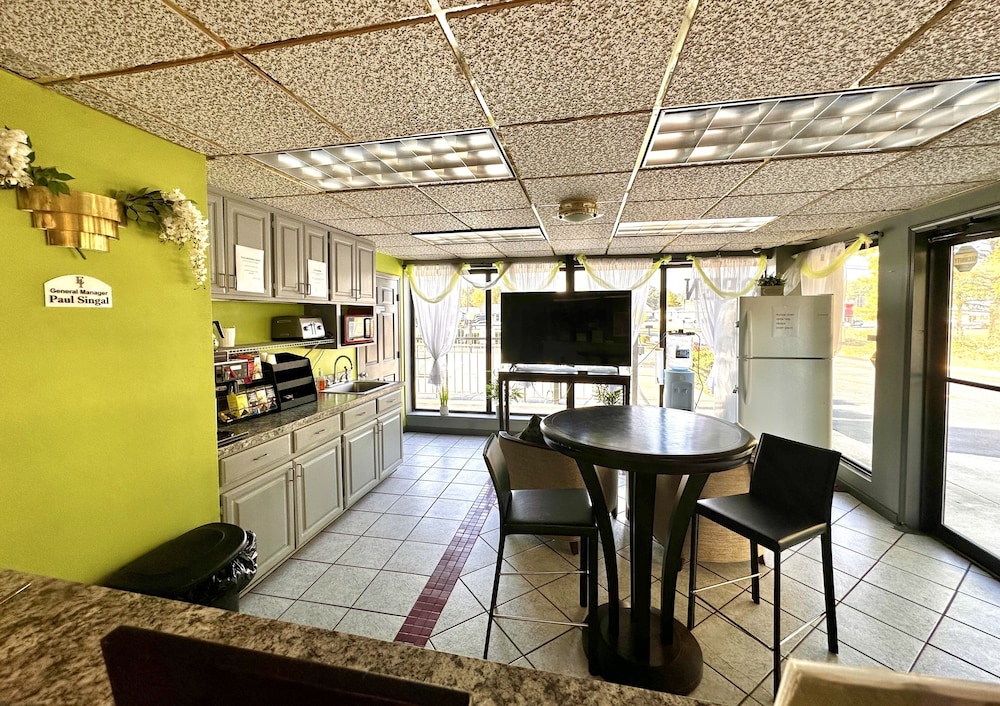 Executive Inn Chester - photo 3