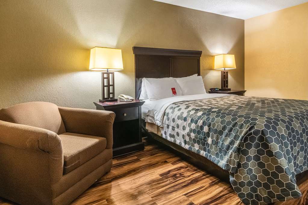 Econo Lodge Hillsboro I 35 - photo 7