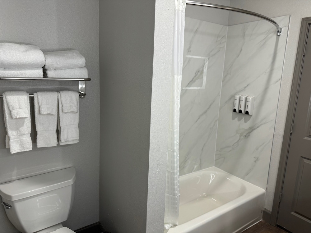 Quality Inn & Suites La Porte - photo 12