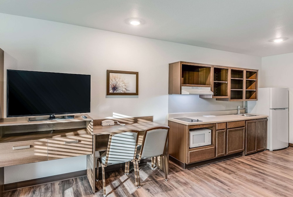 Woodspring Suites West Des Moines - photo 16