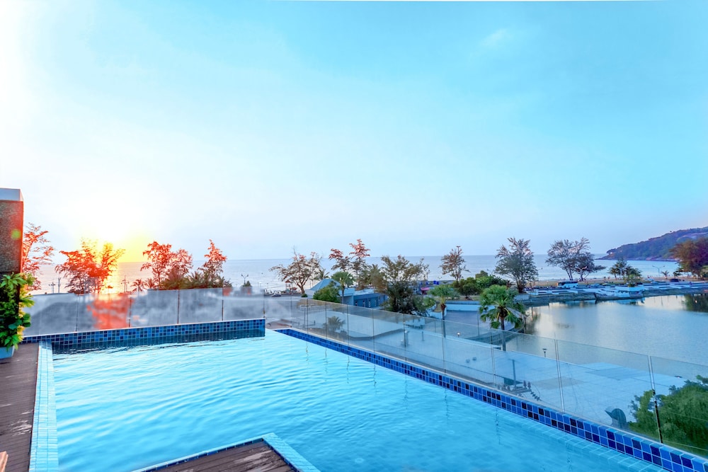 Phoenix Hotel Karon Beach - carbon neutral hotel in Phuket