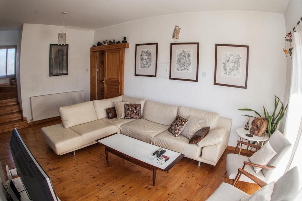 Lania Royal Oak House