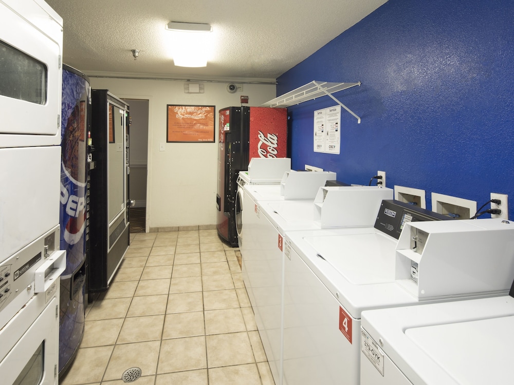 InTown Suites Extended Stay Atlanta GA Marietta Town Center - photo 30