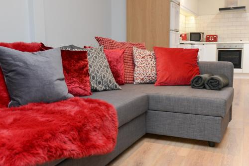 The RED KEEP Fab Location Two Bed Two Bathrooms Townhouse — 4-Star Luxury Hotel in Gaillimh, Republic of Ireland