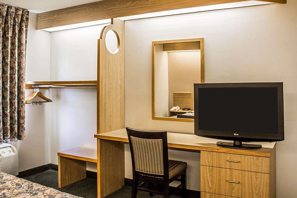 Rodeway Inn Abbotsford - photo 23