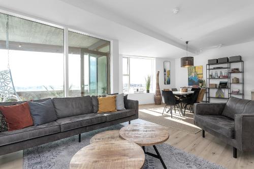 Spacious 3BR Apartment with 2 bathrooms by Heimaleiga