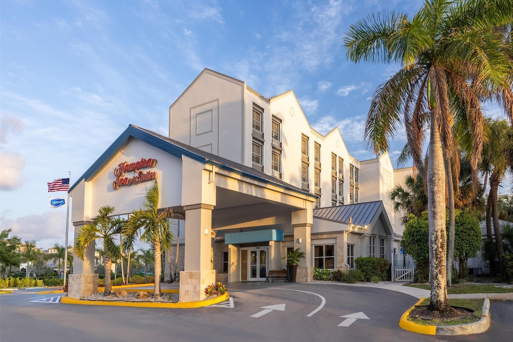 Hampton Inn & Suites Fort Lauderdale Airport in Hollywood, United States