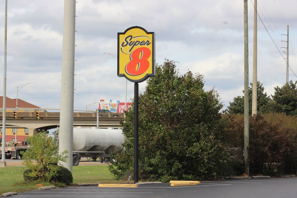 Super 8 by Wyndham Tuscaloosa - photo 33