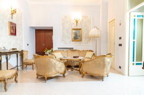 Maison Mele Napoli — 4-Star Luxury Hotel in Naples, Italy