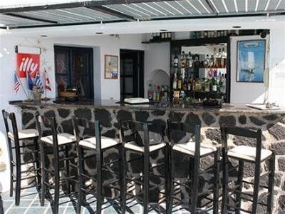 The Phenix - carbon neutral hotel in Fira
