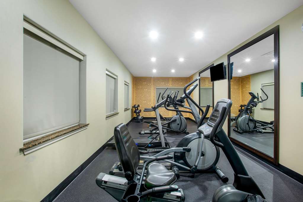 La Quinta Inn & Suites by Wyndham Kyle Austin South - photo 8