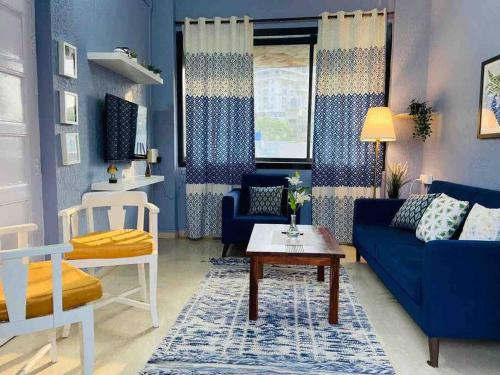 Rahat Manzil The Old Warm Charm 2 Bedroom Apartment in Khar West by Connekt Homes