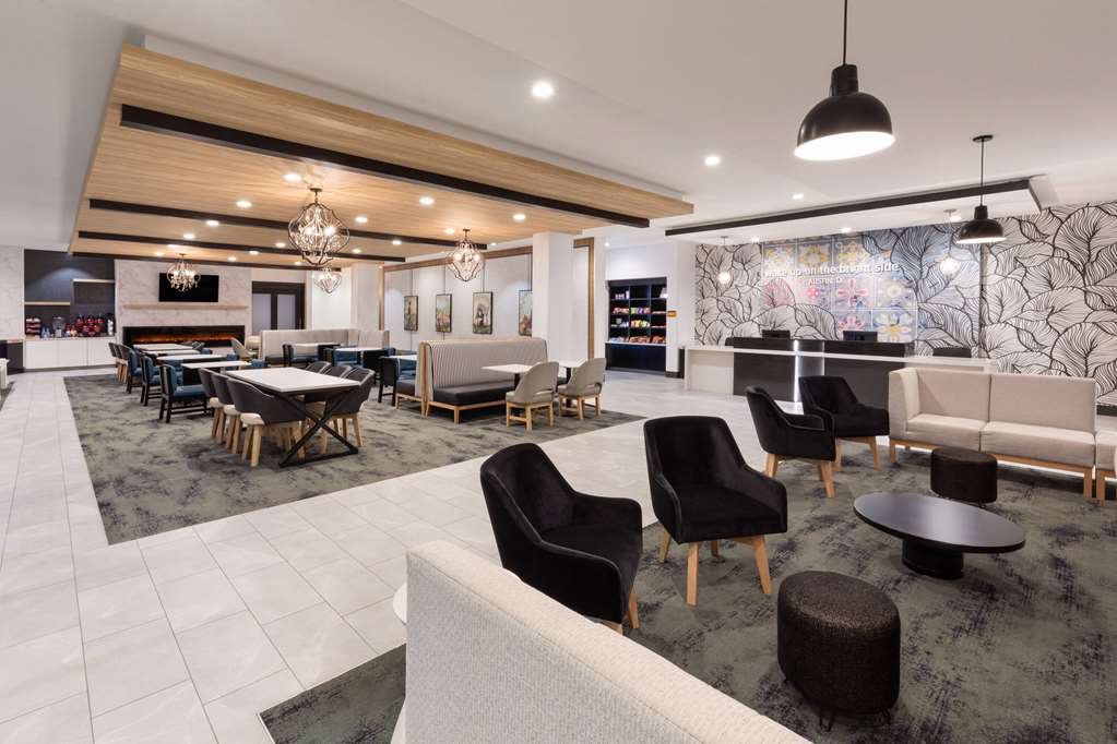 La Quinta Inn & Suites by Wyndham Austin Parmer Tech Ridge - photo 6