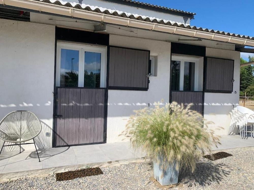 Le Mazet Chambre D'hotes — 4-Star Luxury Hotel in Mauguio, France
