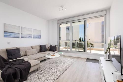 Stylish 3 bedroom Le Mirage close to beach RDR317 — 4-Star Luxury Hotel in Estepona, Spain
