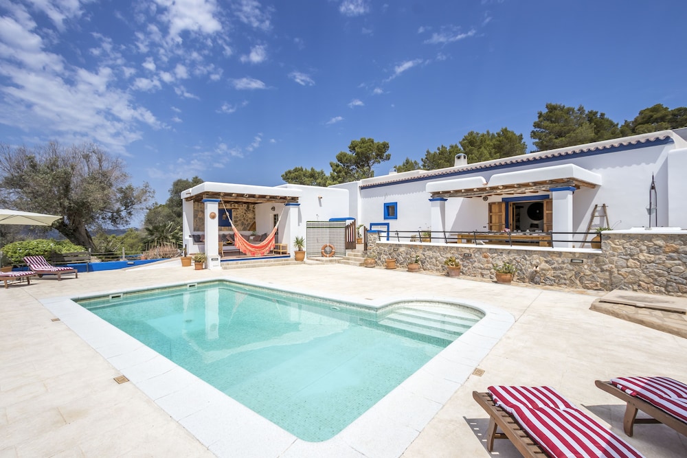 Villa Ca na Roseta — 4-Star Luxury Hotel in Sant Joan De Labritja, Spain