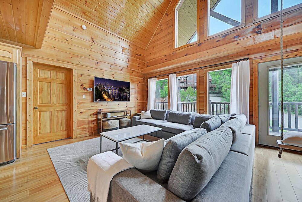 Wilderness Calls — 4-Star Luxury Hotel in Sevierville, United States
