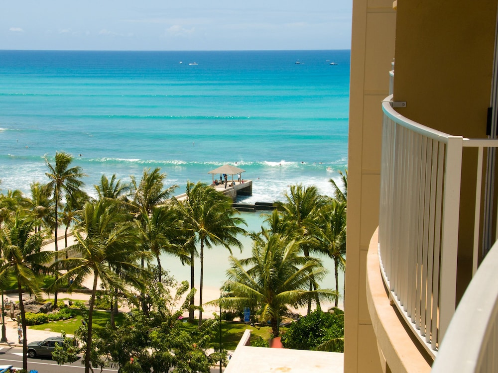 The Twin Fin Hotel - photo 75