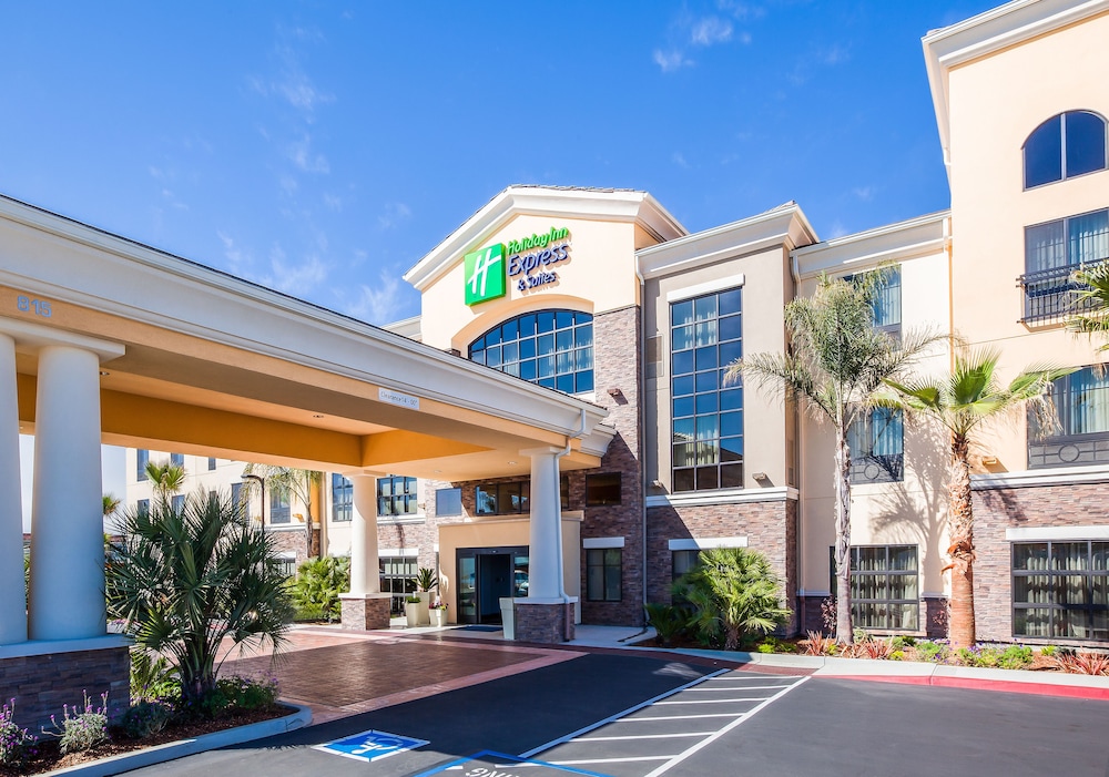 Holiday Inn Express & Suites Eureka by IHG in Eureka, United States