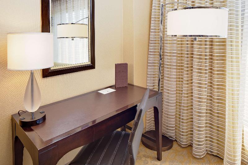 Hotel Zessa Orange County Airport a DoubleTree by Hilton - photo 92
