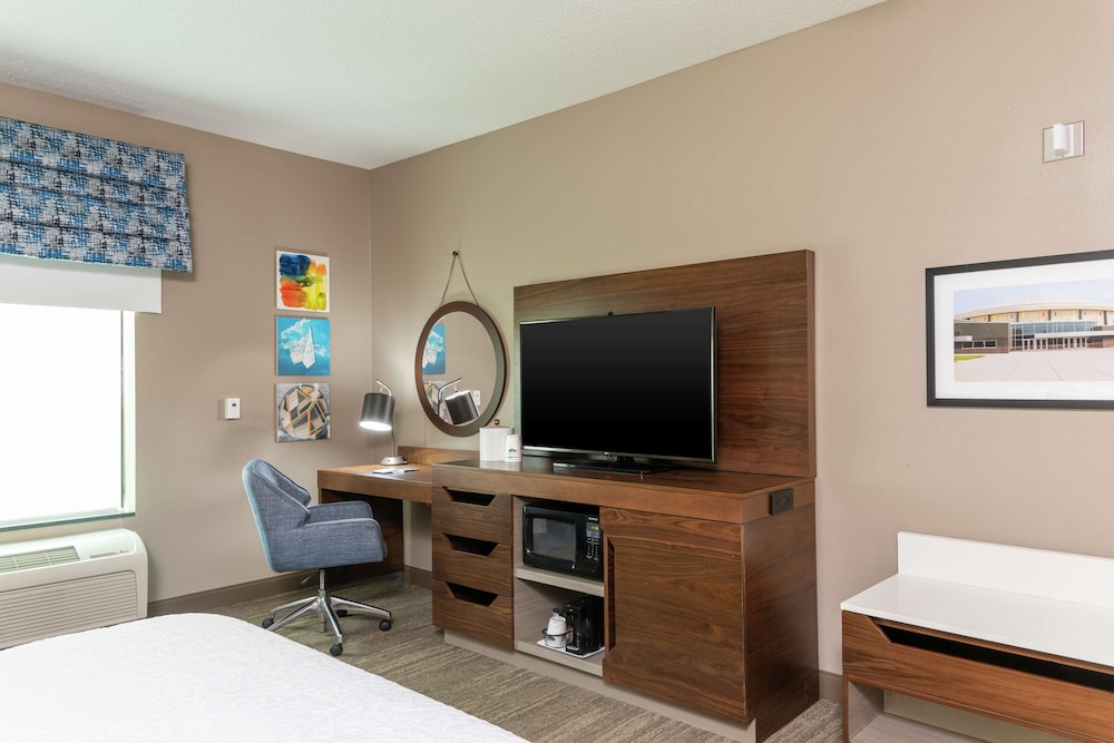 Hampton Inn & Suites Marshalltown - photo 24