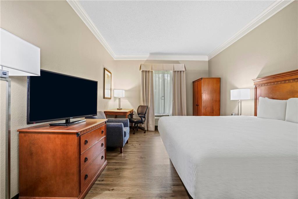 Baymont by Wyndham Madisonville - photo 19
