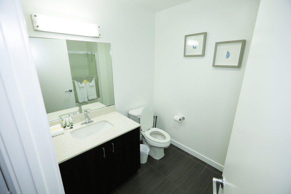 Hollywood Central Suites - photo 27