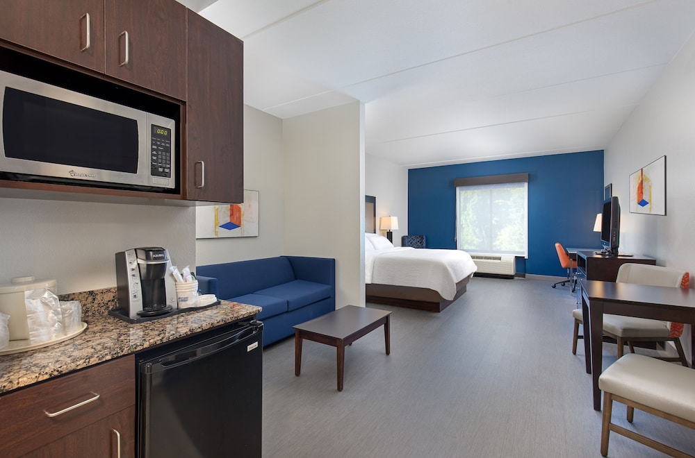 Holiday Inn Express Cleveland Northwest by IHG - photo 10