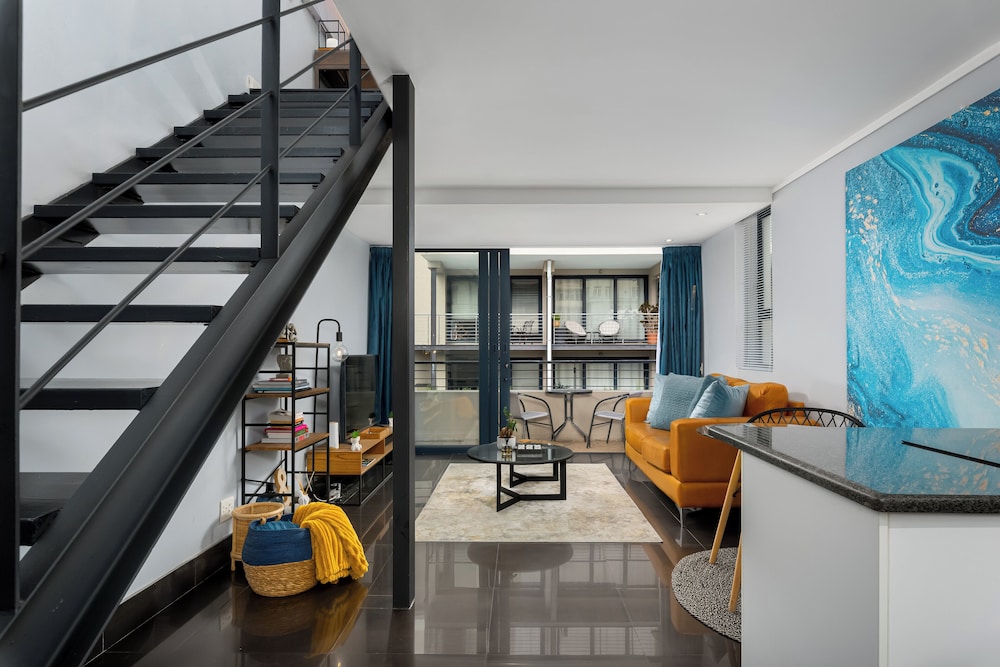 Adderley Terraces J11 — 4-Star Luxury Hotel in Cape Town, South Africa