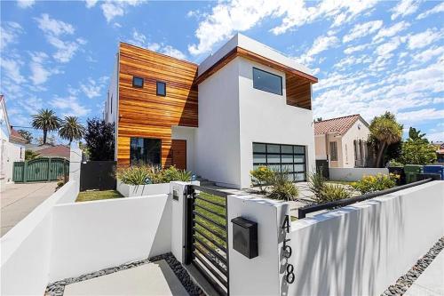 Sycamore Ave - last minute hotel in Los Angeles