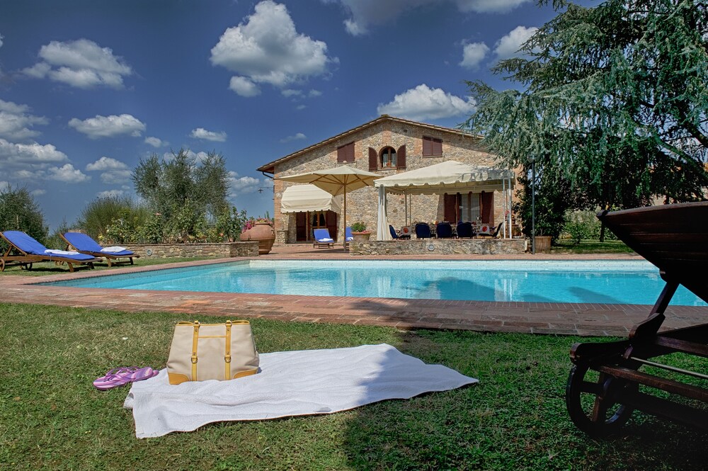 Villa Senese Siena — 4-Star Luxury Hotel in Siena, Italy