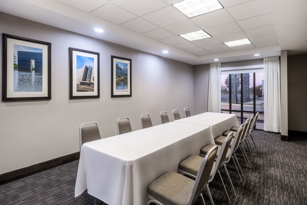 Garner Hotel Oklahoma City Quail Springs by IHG - photo 57
