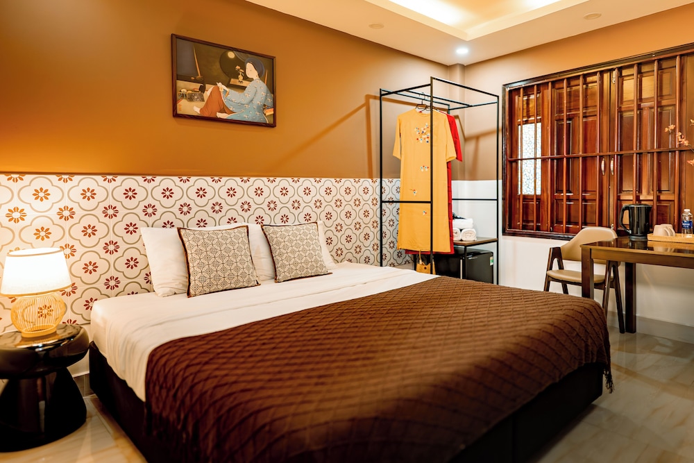 Netflix Studio Near Ben Thanh Market — 4-Star Luxury Hotel in Ho Chi Minh City, Vietnam
