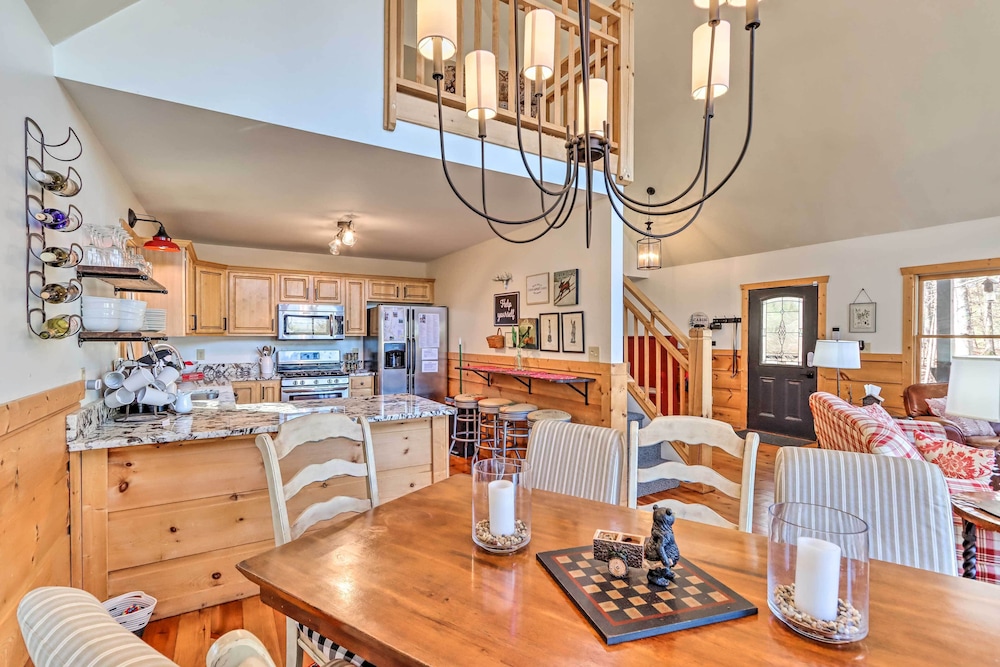 Spacious Ellijay Resort Home w Hot Tub - photo 3