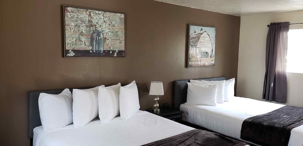 Lamplighter Cabins & Suites - photo 3