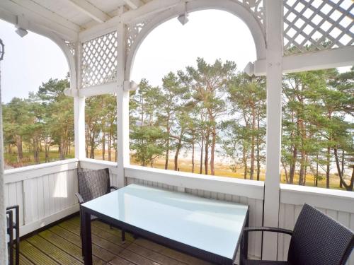 Strandvillen Binz Ferienwohnung mit Meerblick 2 Schlafzimmern und Balkon SV 012 — 4-Star Luxury Hotel in Ostseebad Binz, Germany