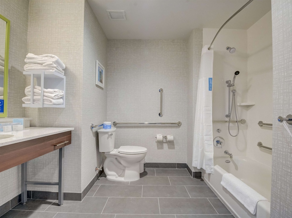 Hampton Inn and Suites Williamstown Ark Encounter - photo 14