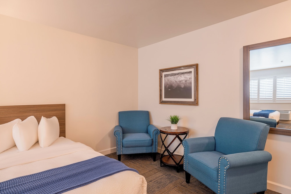 Inn At Moss Landing Point - photo 20