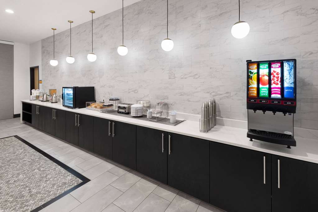 La Quinta Inn & Suites by Wyndham Austin Parmer Tech Ridge - photo 29