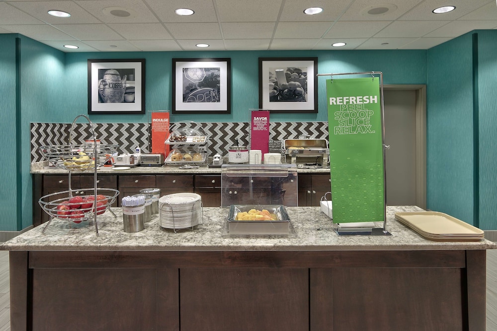 Hampton Inn & Suites Albuquerque Airport - photo 31