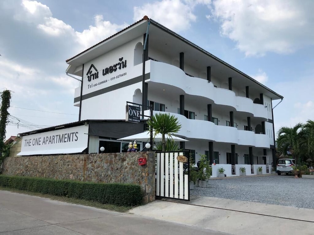 RoomQuest One Bangsaray in Sattahip, Thailand